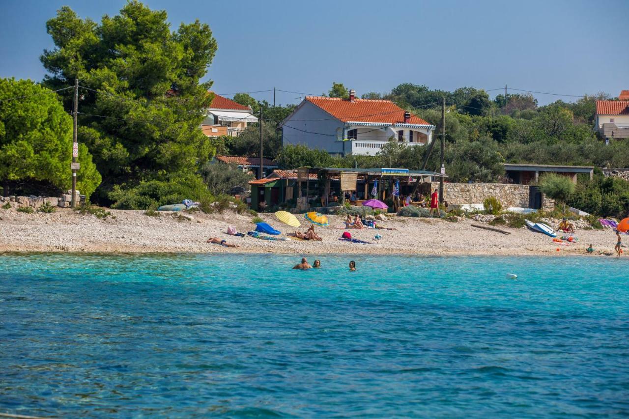 Апартаменты Mare&Karlo Дрвеник-Мали Экстерьер фото
